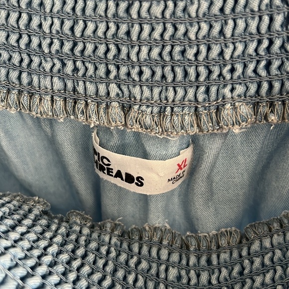 Off Shoulder Blouse - Picture 4 of 4